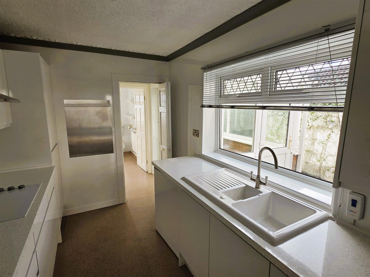 Marble Hall Road, Llanelli, SA15 1NN